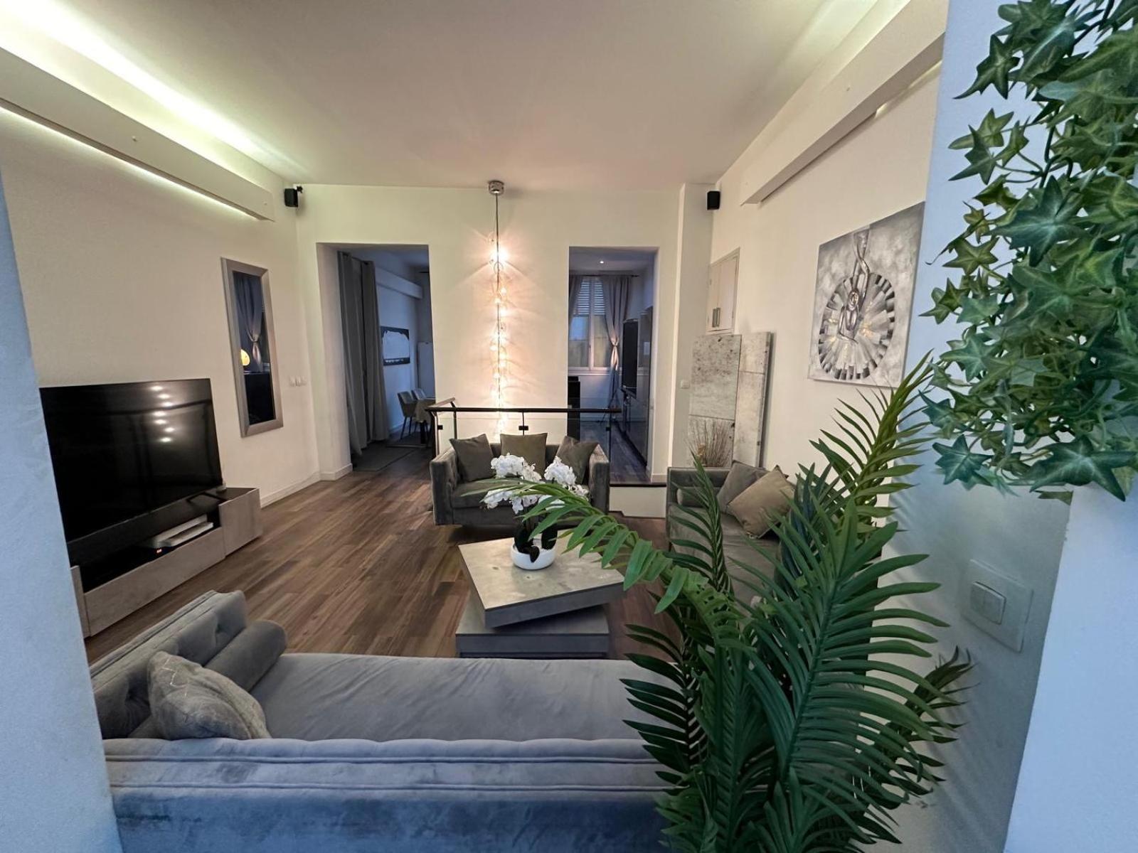 Les Champs Elysees-125M2 Modern And Spacious Paris Ngoại thất bức ảnh